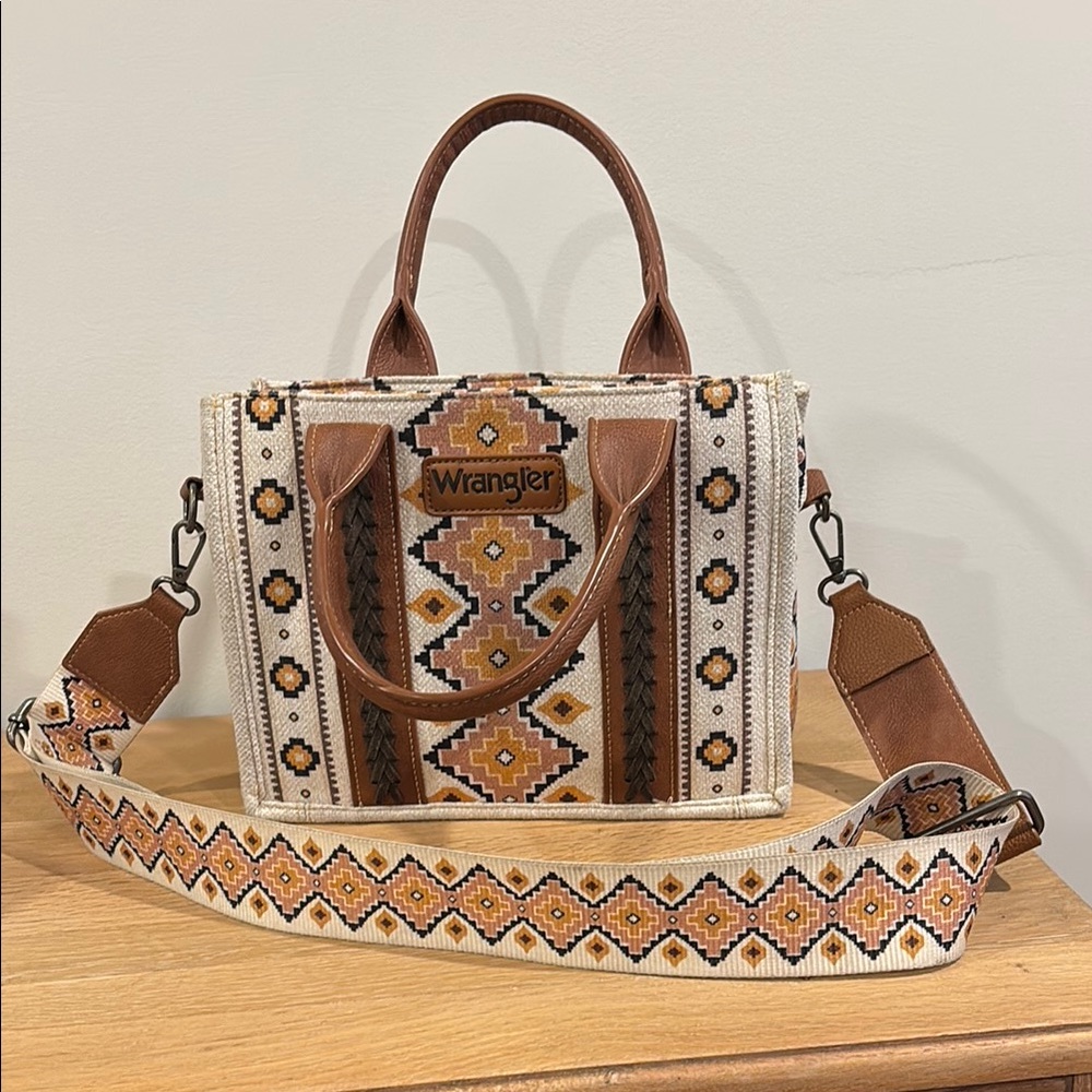 Wrangler Women's Multicolor Patterned Bag